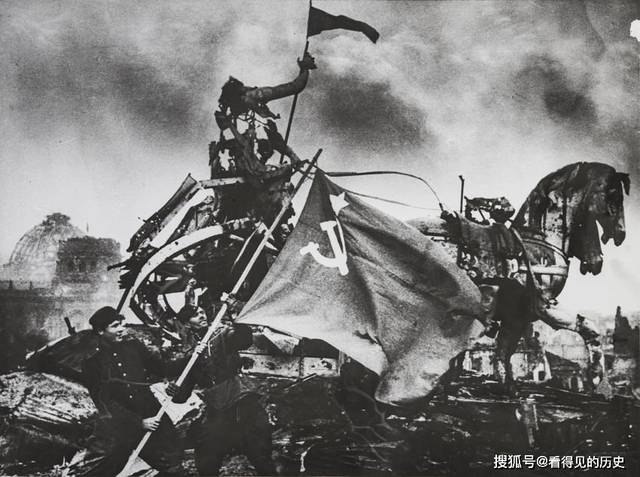 二战老照片 来自于苏联著名战地摄影师 真实记录战争之残酷