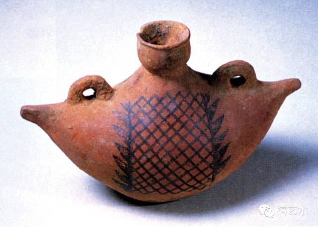 0031.船形彩陶壶,新石器时期,高18厘米,中国历史博物馆藏