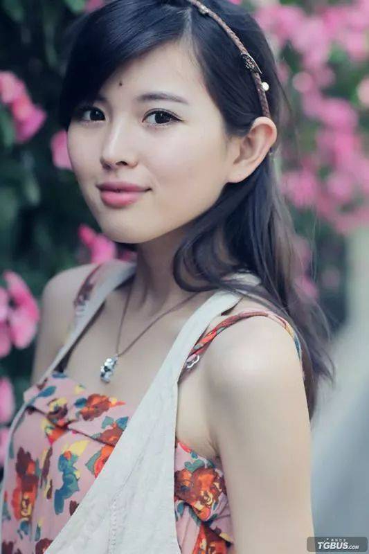 王思聪竟然盯上一个生了2娃的少妇,农村版奶茶也靠男人逆袭了?