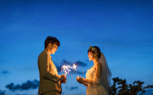 栾叔塔罗牌占卜:星座爱情,2020年会遇见桃花的