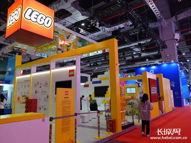 品质生活展区的lego(乐高)展位.记者 赵晓慧 摄