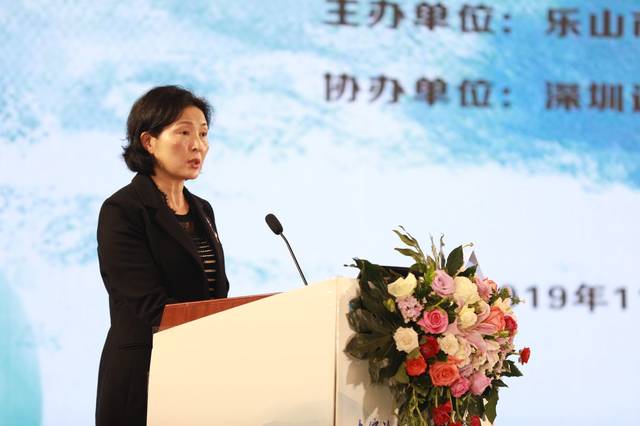 乐山市卫生健康委员会主任夏玲致辞发言