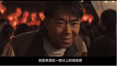 在苦涩的生活中,吴海用笑来缓冲迎面而来的苦难.