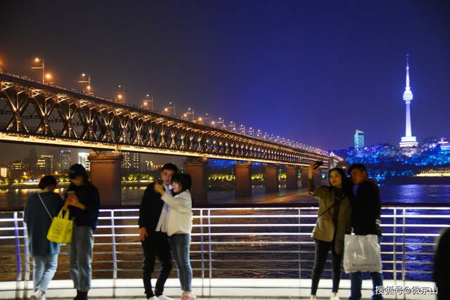 2013年5月3日,武汉长江大桥成为第七批全国重点文物保护单位.