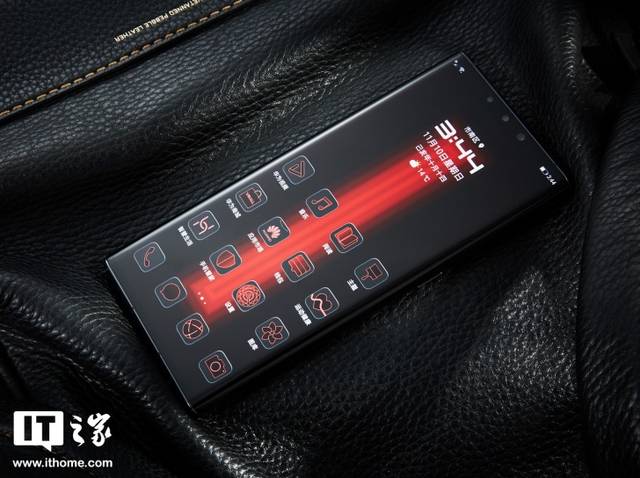 【it之家开箱】华为mate30 rs保时捷设计玄黑图赏