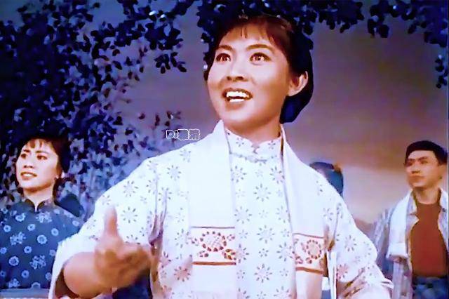 美丽的李炳淑,70年代演《龙江颂》中江水英成偶像,如今77岁好优雅