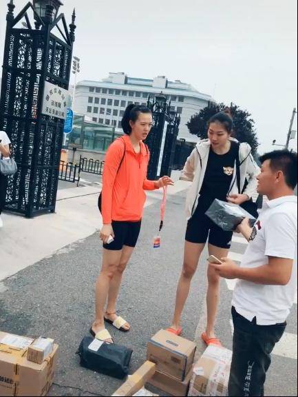 原创张常宁光棍节秀恩爱!参加晚会拿手机看男友比赛 吴冠希19 8不负她