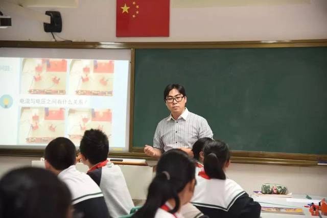 教师|我区有13名中青年教学在上海市要闻评选活动中获奖,有您的老实验学校魏都区初中部图片
