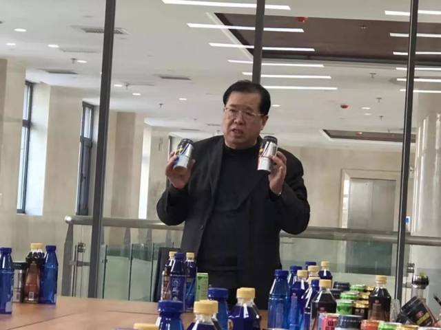 近百位全食展饮品大会专家,经销商走进企业,中沃王怀宣谈未来产品研发