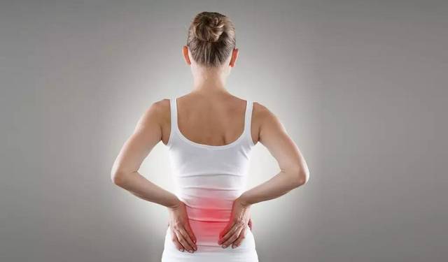 腰肌劳损的腰痛是 整个腰部弥漫性疼痛,通常为酸痛,经常在久坐后的