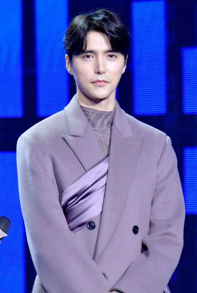 《我们的歌》开播，那英周华健肖战阿云嘎助力“金曲新生”