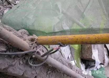电线拖地 易导致电线破损,裸露,短路,漏电等事故.