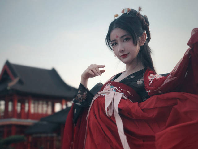 小丑电影大火后,fofo酱高度还原作品,不输腐团儿经典作品