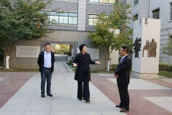 互相学习合作共赢上海市金山中学与盐城市大冈中学签约合作项目