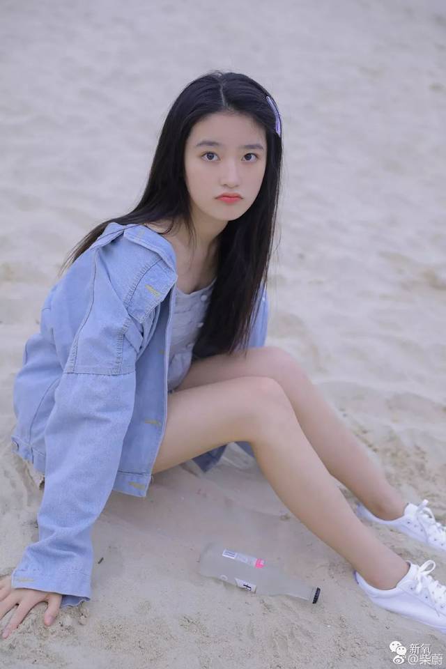 娱乐圈00后小花中出现一位美貌堪比林青霞2.0