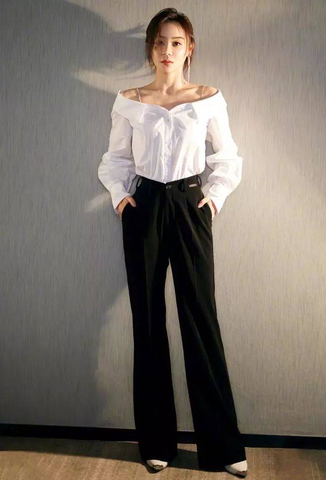 袁姗姗大长腿太迷人,怪不得爱穿阔腿裤,尽显成熟女人魅力