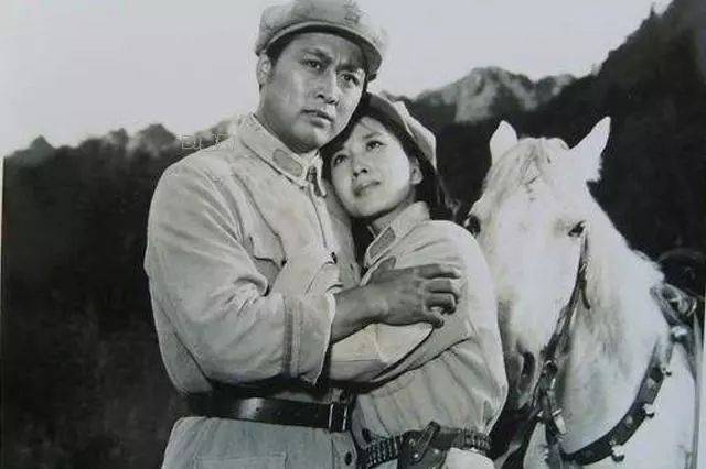 上图为宫喜斌在1979年拍摄完成的电影《吉鸿昌》中扮演赵大年的造型.