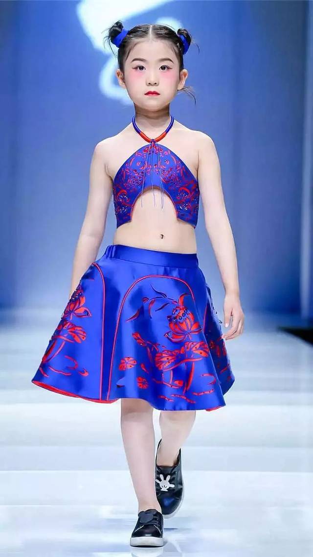 巅峰?中国时装周被英国Vogue官网讽刺