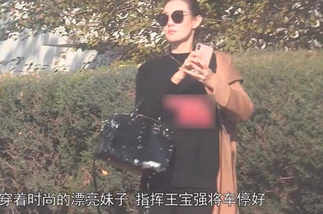 王宝强被拍与模特女友同车,冯清身材高挑气质好,比马蓉强太多!