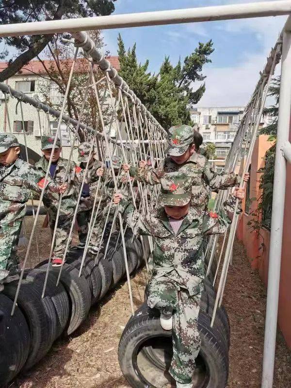 趣味野战 乐享童年—百花园幼儿园开展户外野战游戏活动