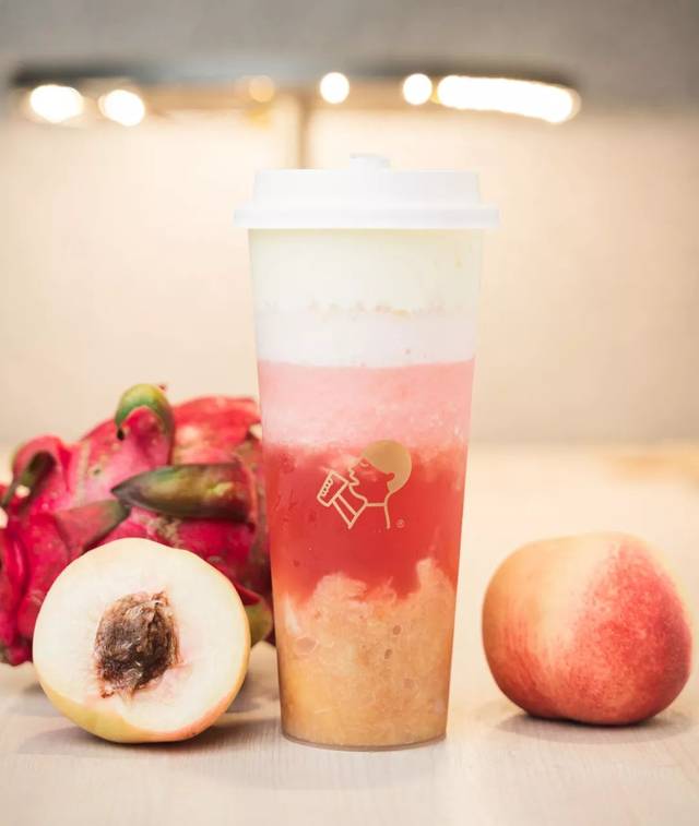 蜜桃手工捣碎,果肉多到肉眼可见.