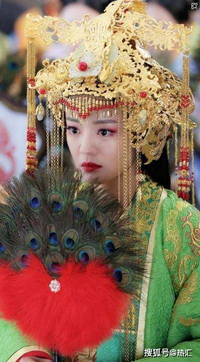 赵丽颖:我嫁衣绿色,陈乔恩:我嫁衣白色,吴倩:黄