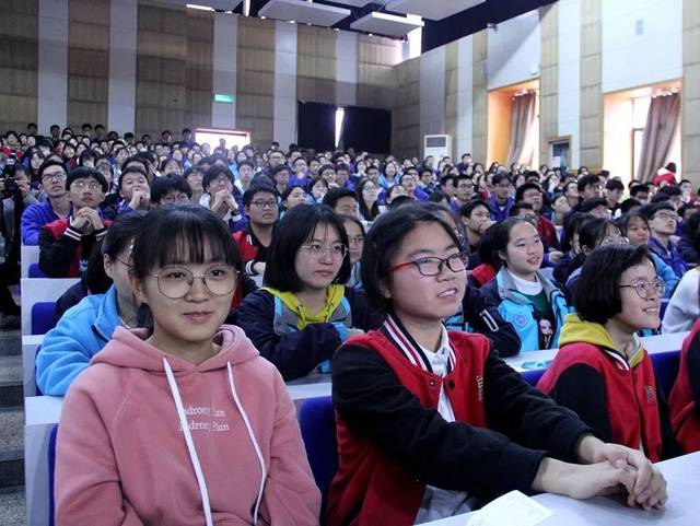 新安龙老师高考励志全国巡回演讲走进绍兴高级中学