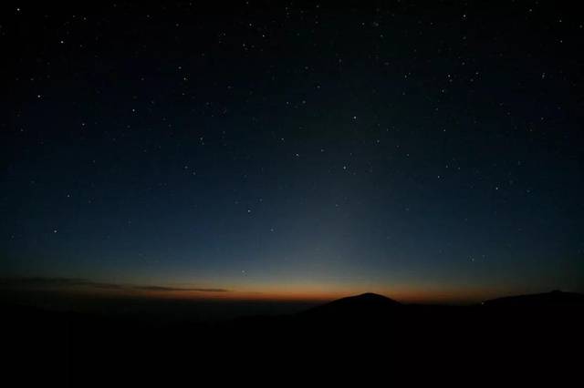 当夜晚降临,试着抬起头,或许你会发现什么…… 五台山星空康德泰戈尔