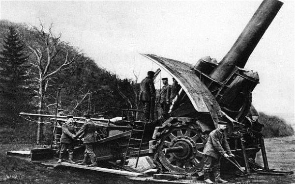 克虏伯在一次世界大战期间为德国制造的420毫米榴弹炮