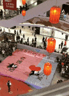 原创搞笑雷人的动态图gif:各位老铁给我点勇气告诉你不要过来凑热闹了