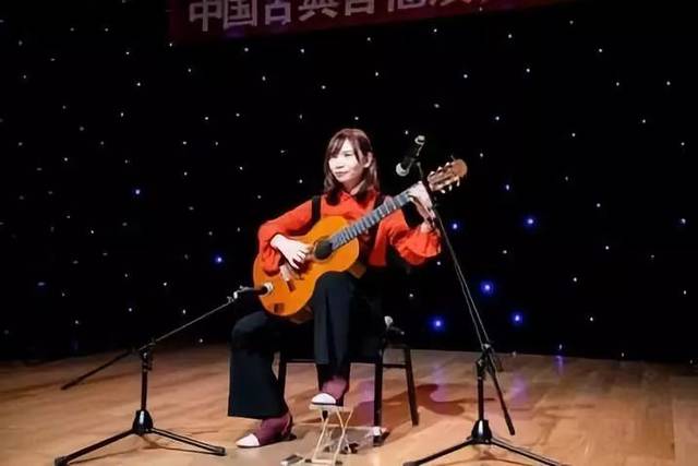 中国吉他演奏家陈曦个人专场音乐会在潍坊大剧院成功举办