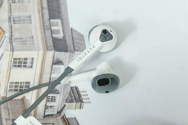 超低延迟,飞智银狐低延迟蓝牙耳机测评,超长续