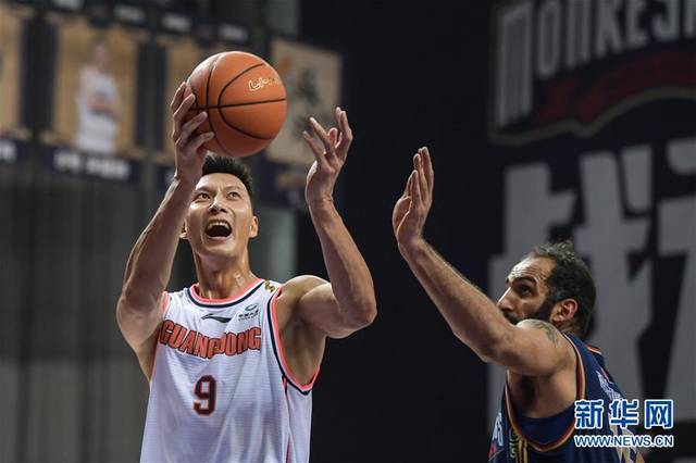 CBA联赛:南京同曦宙光对阵广东东莞银行