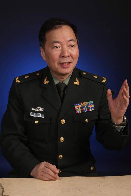 徐焰-军事史专家,国防大学技术二级教授,专业技术少将