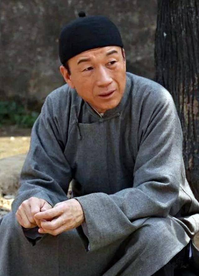 还记得篱笆女人和狗中的铜锁吗如今成老戏骨已是国家一级演员