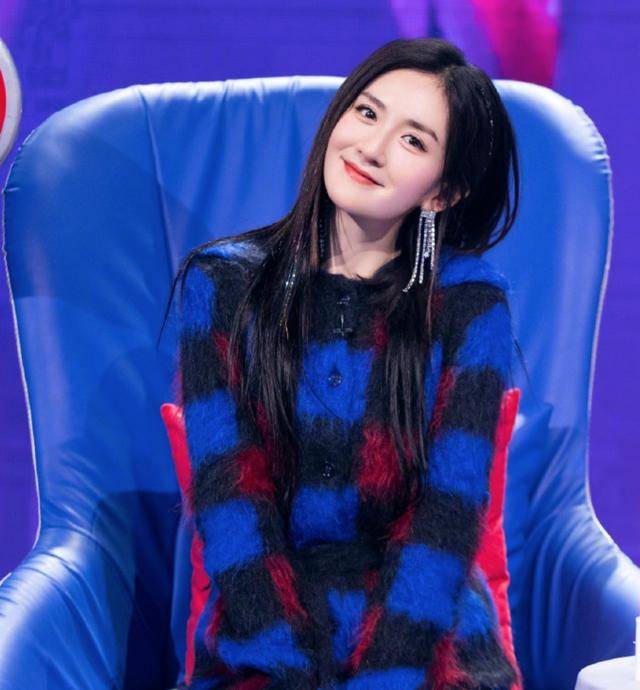 左手王一博,右手情怀杀,谢娜这档新综艺比《快