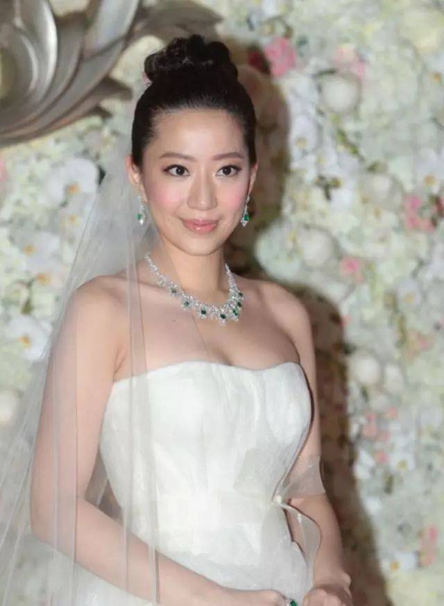 汪圆圆嫁蔡志明独子结婚6年生3娃,丈夫家族资产67亿美元