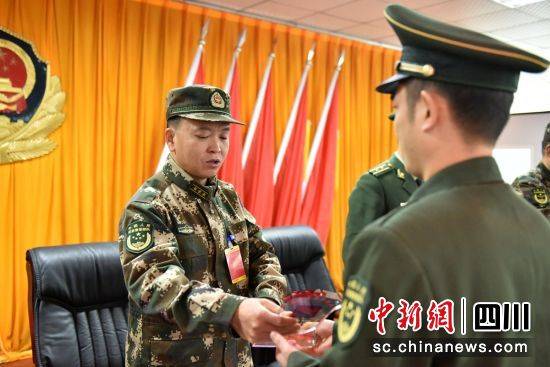 武警雅安支队冬季士官退役转身亦是出征