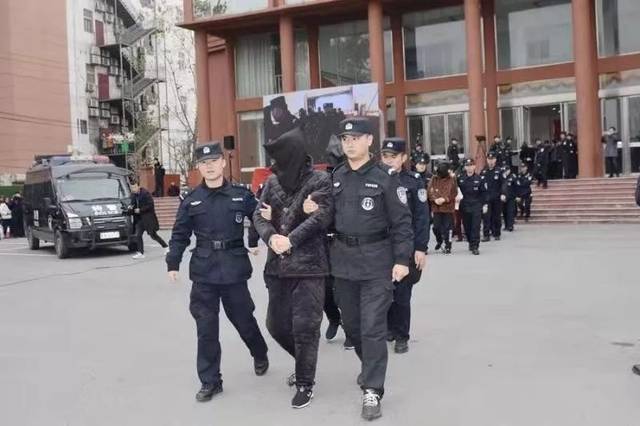 涉黑团伙的首犯 是太和县旧县镇一名村干部
