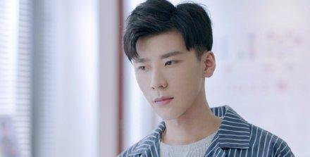 电视剧《热爱》开播,看了第一集,里面的演员阵