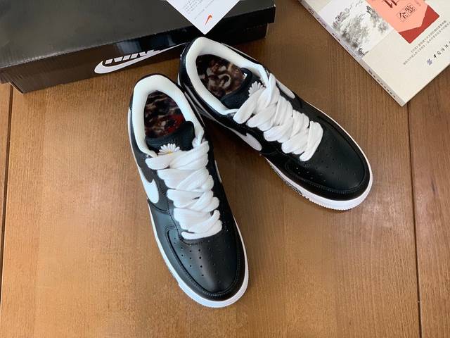 权志龙联名nike air force 1 "para-noise""刮刮乐"鞋子你见过吗?