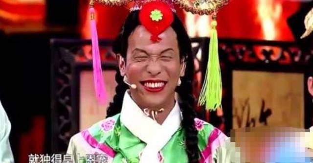 宋小宝自称年轻时像李现?本来不信,18岁旧照曝光后,瞬间打脸