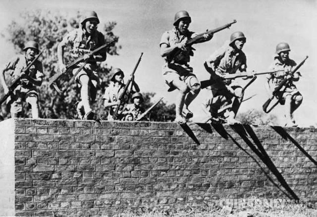 被遗忘的抗战英雄 看滇缅战区国军老兵绞杀日十八师团
