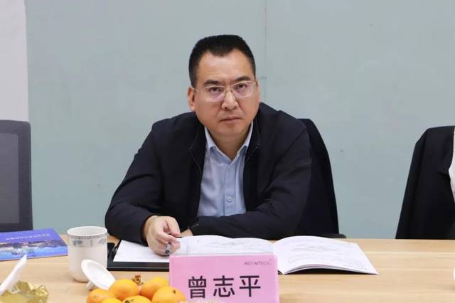 龙南经开区管委会主任,龙南县政府县长刘勇介绍了家乡的经济优势和