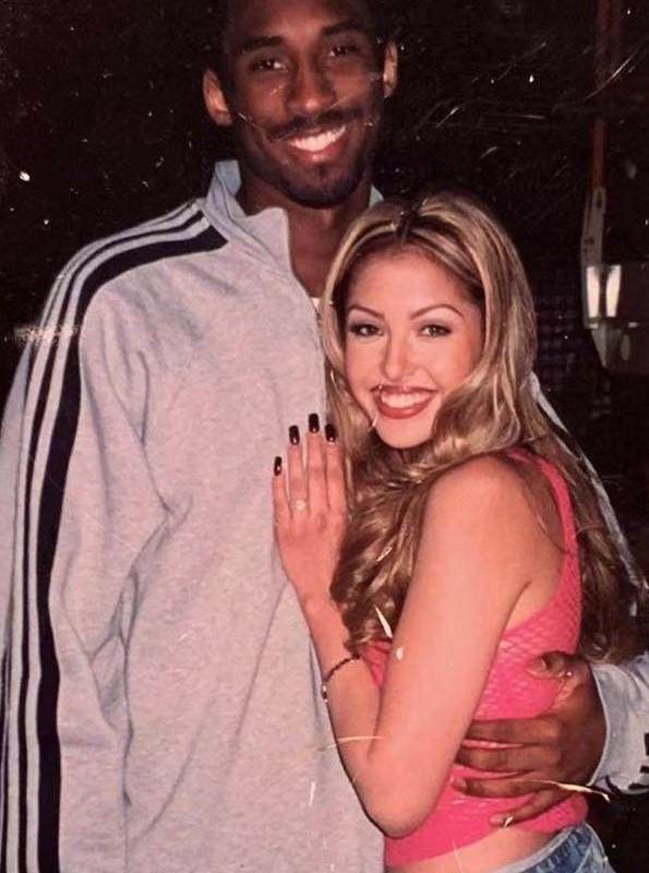 明星太太社媒收入榜:夏奇拉居首 辣妹紧随其后