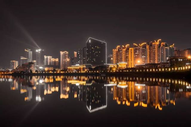 换个姿势看遂宁夜景~美到让人窒息,忍不住看了好几遍