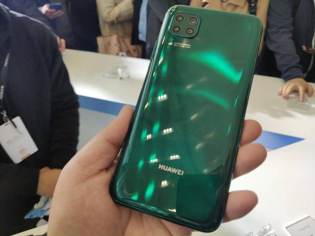华为nova6se壁纸图片,华为nova6免费壁纸 华为nova6 se真机体验,拿出我的掏心话,说说真实感受!