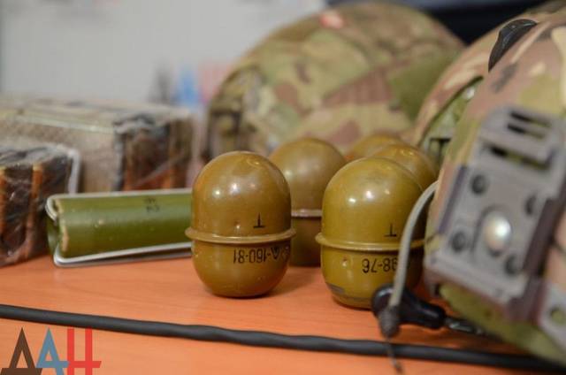 手榴弹的型号为rgd-5,是苏联时期的产物.
