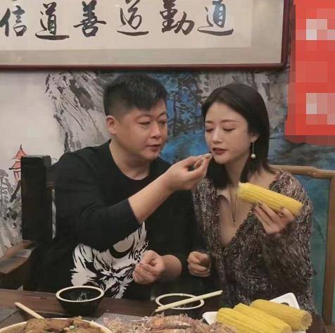 37岁"谢永强"圈外媳妇首曝光,颜值不输"王小蒙"