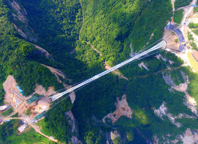 张家界大峡谷玻璃桥